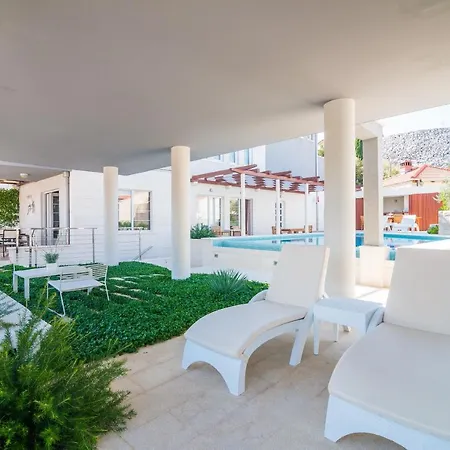 Apartment Modern Luxury With Swimming Pool - Bayside View