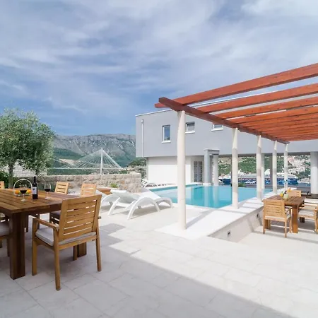 Apartment Modern Luxury With Swimming Pool - Bayside View *