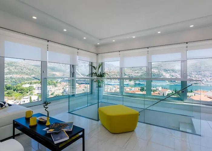 Modern Luxury With Swimming Pool - Bayside View