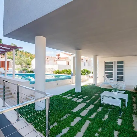 Modern Luxury With Swimming Pool - Bayside View * 두브로브니크