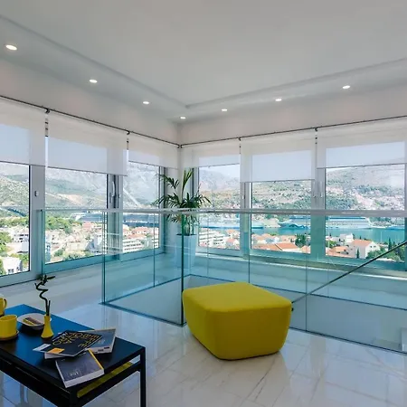 Modern Luxury With Swimming Pool - Bayside View